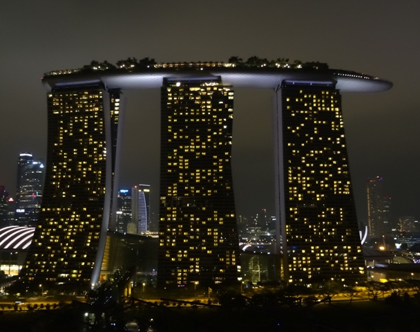 Marina Bay Sands [ .]